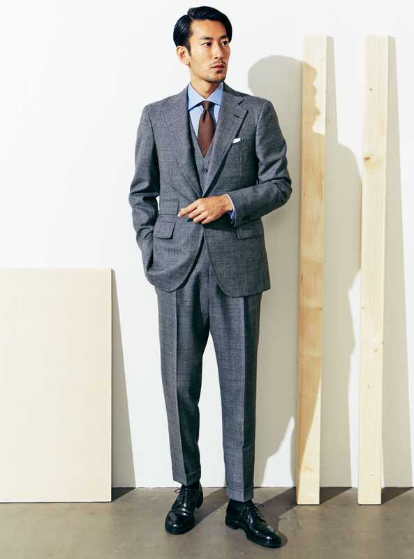 Suit by Orazio Luciano, shirt by Bagutta, socks by Beams, shoes by United Arrows, tie by Cocon, pocket square by Drake’s