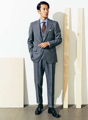 Suit by Orazio Luciano, shirt by Bagutta, socks by Beams, shoes by United Arrows, tie by Cocon, pocket square by Drake’s