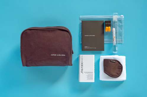 16. JAL's amenity kit