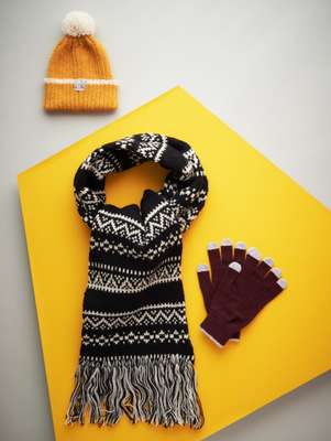 Knitwear picks: Grannies Knits (beanie), Highland 2000 (scarf), Etre (gloves)