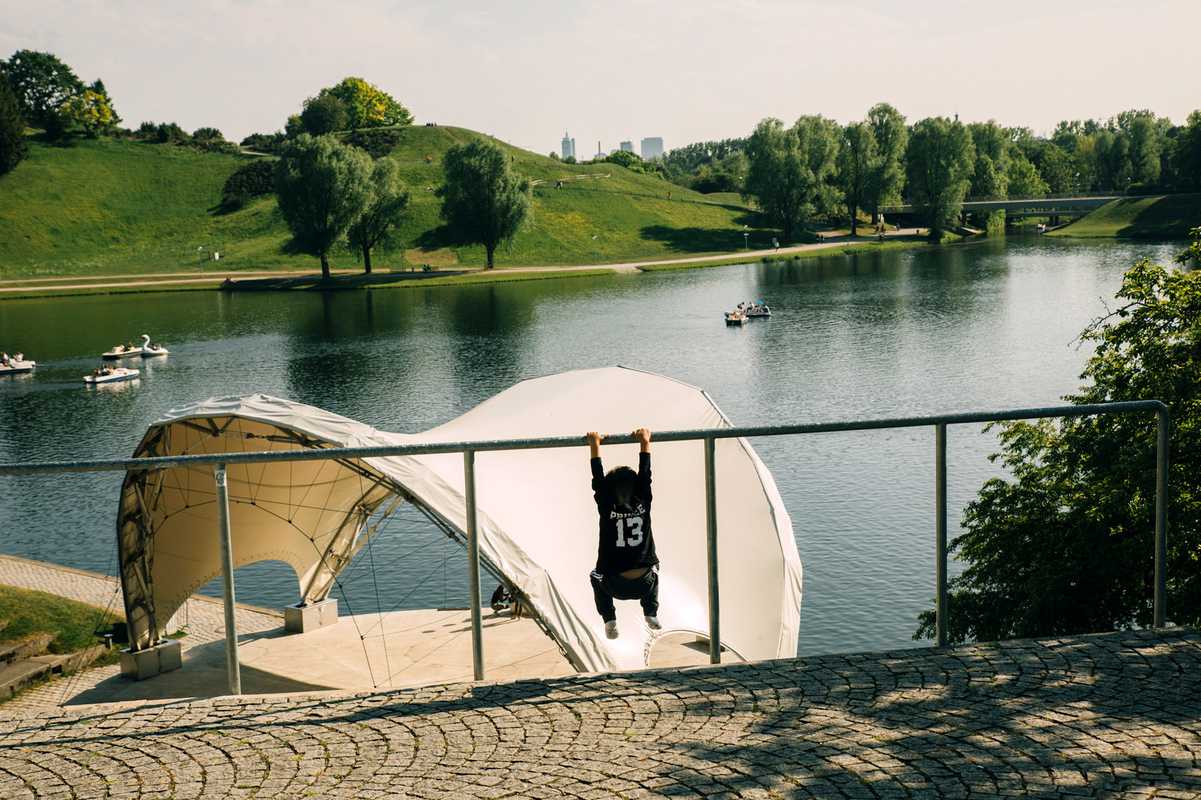 Sunny days spent hanging in the park