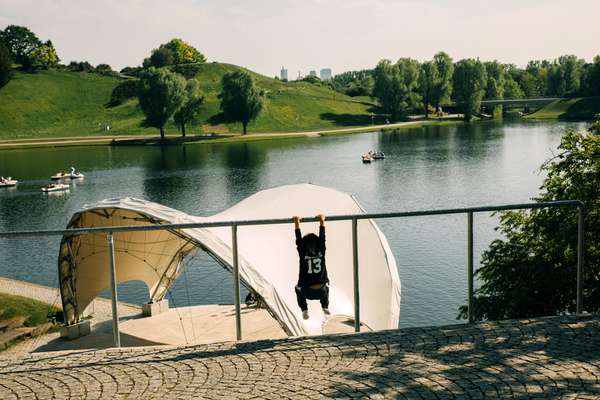 Sunny days spent hanging in the park