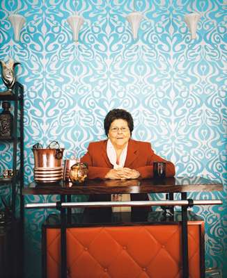 Mother of Arsenio Rodríguez Sánchez, who owns the Arsenico store