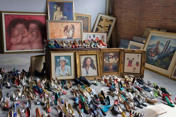 Portraits of ‘La Monita Retrechera’ and her shoe collection await auction