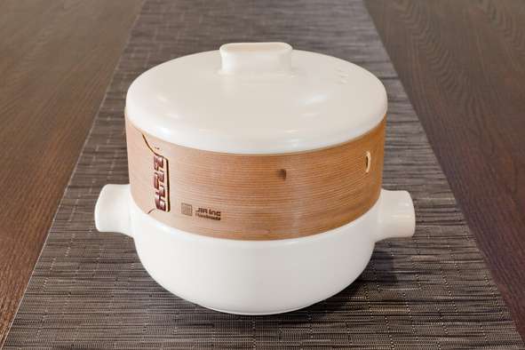 Jia Inc casserole pot