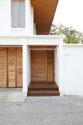 Ekamai house  front door 