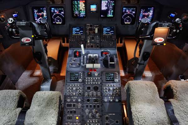 Bombardier CRJ flight deck