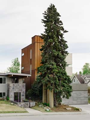 One of the houses along West 10th Avenue, near the original airfield park