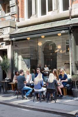 Crowd at The Union Kitchen, a café on the ground floor of 21