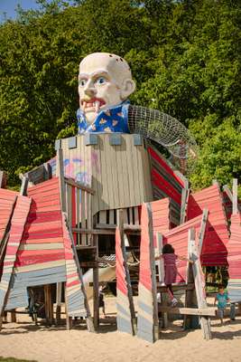 Nosferatu climbing frame at Europaspielplatz