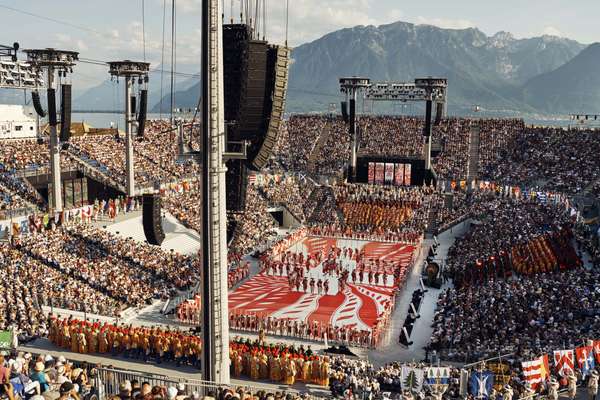 Twenty thousand throng the arena for a little pomp and pageantry