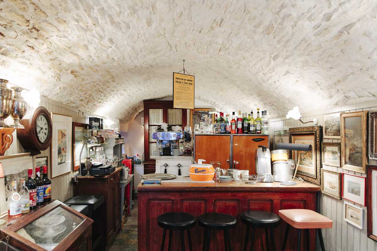 Chez Ange’s cave-like bar, Bonifacio