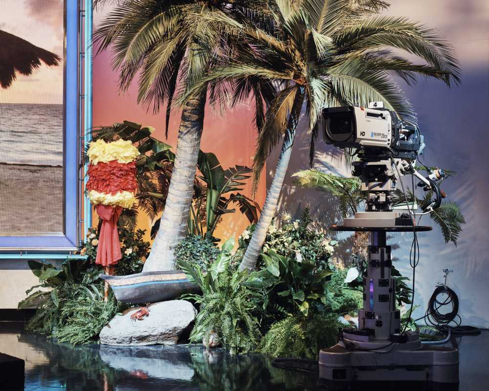 Hawaii-themed set at ‘Wheel of Fortune’
