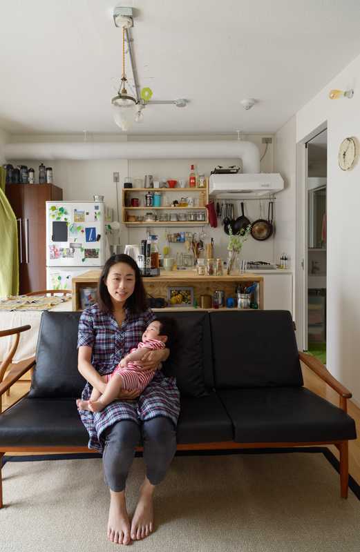 Mari Hiraiwa with her daughter Sei