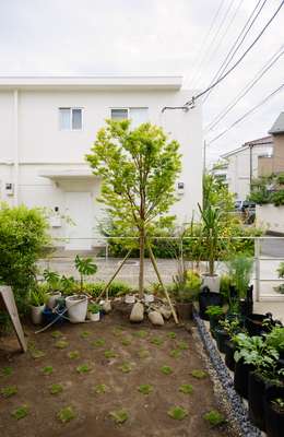 Former East Japan Railway houses each have a small garden