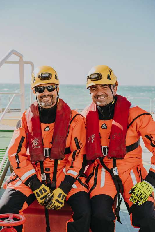 Rescue divers Iván and Sergio
