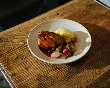 Lamb with radishes 