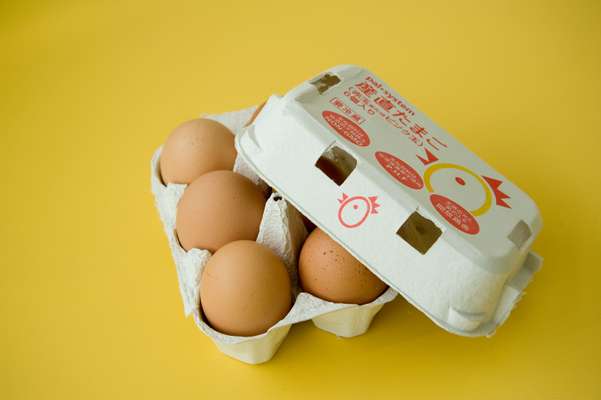 Eggs from hens raised on domestic rice mixed with feed