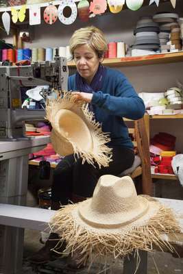 Machine-sewing the hat brim