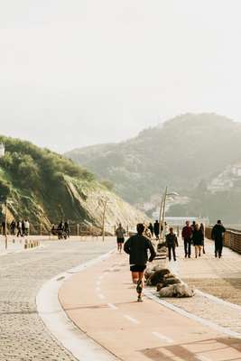 Jogging along the 6km red cycle path, ‘the bidegorris’