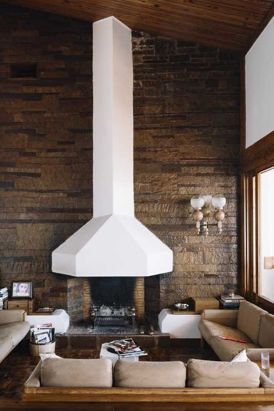 Fireplace blends with Portuguese limestone