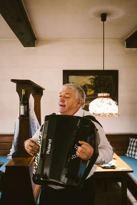 Musicians still play at Mayer every evening at 19.00