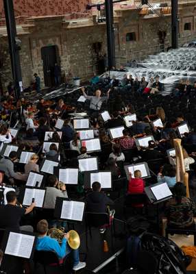 The orchestra rehearsing Mahler’s second symphony 