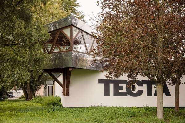 Tecta’s modernist office 