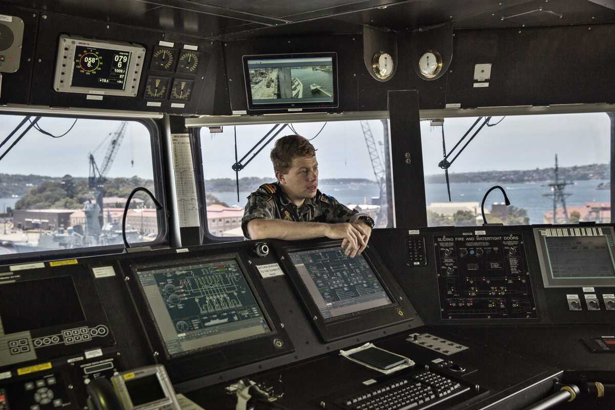 Control systems on the ship's bridge