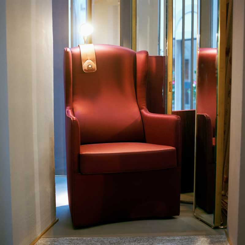 Luis armchair with reading lamp in Azucena showroom