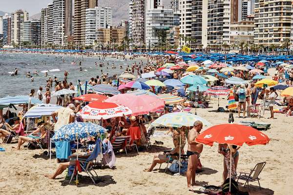 The afternoon shift, Levante Beach