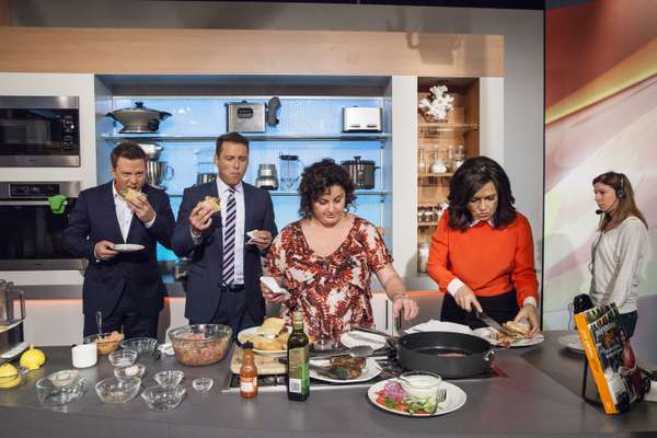 The 'Today' chef serves up lamb burgers on air