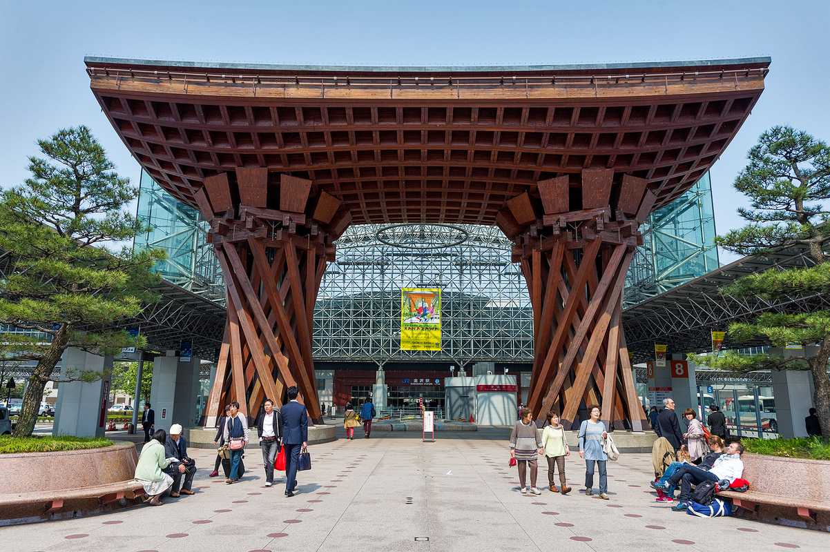 Tsuzumi Gate at Kanazawa Station