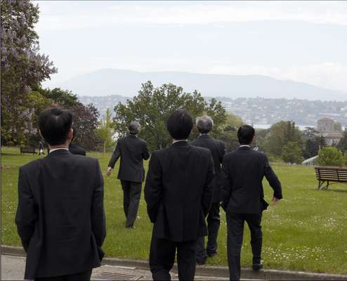 UN Asian delegation take a stroll in the park