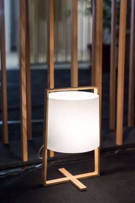 H+ standing light in beech by Moare