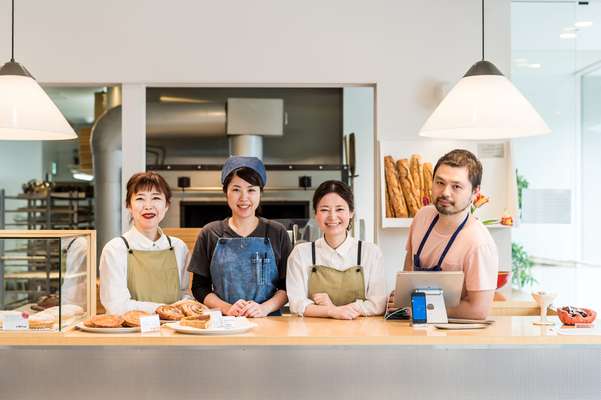 Junji Nio (far right) and team at Nior 