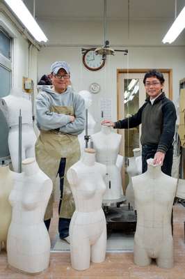 Takahiro Suga (left) and  Yujiro Uzura at Kiiya’s atelier in Sendagaya