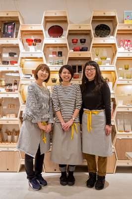 Tohoku Standard staff wearing Ishinomaki Laboratory aprons