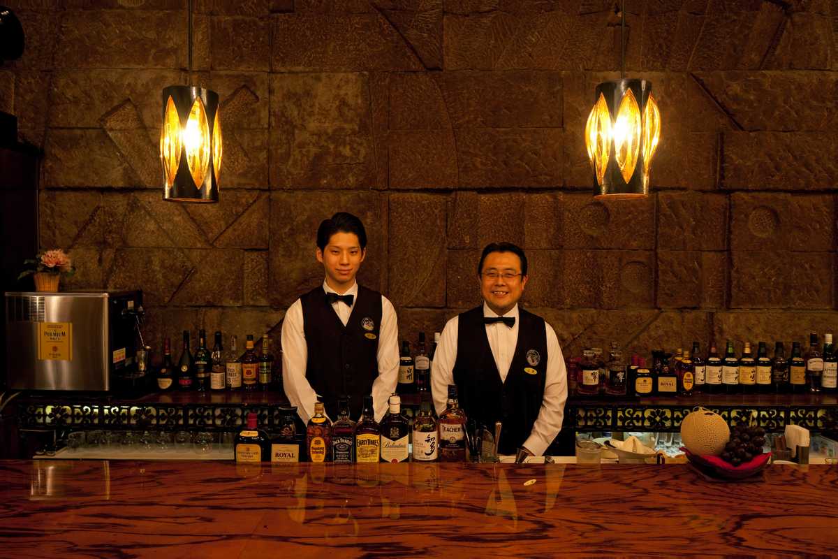 Bartenders Sho Hondo (left) and Yukio Uehara
