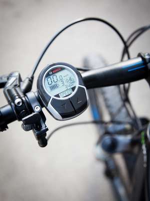 The Stromer ST1’s interface, showing battery charge and range 