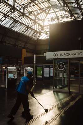 Morning brush hour, Gare de l’Est, Paris