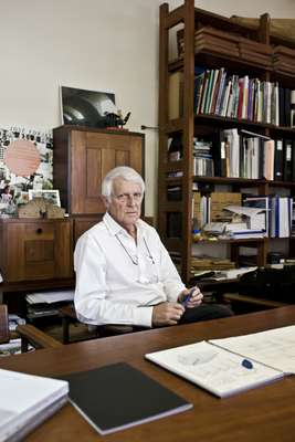 José Forjaz at his desk