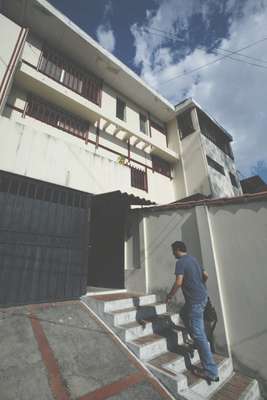 Dada arrives at the ‘El Faro’ offices in Colonia Escalón, San Salvador