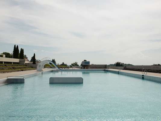 Kravi Hora swimming pool