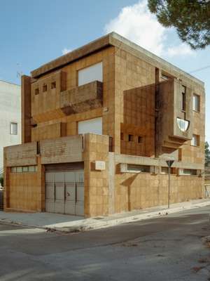 Apartment building near to the Sfera Bianca 