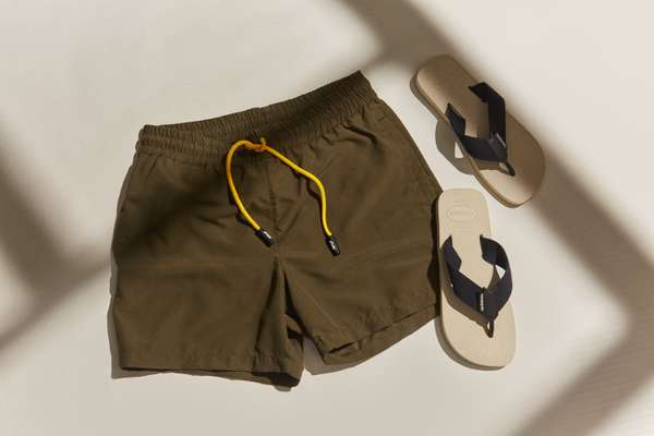 Swimming shorts by Evin, flip flops by Havaianas