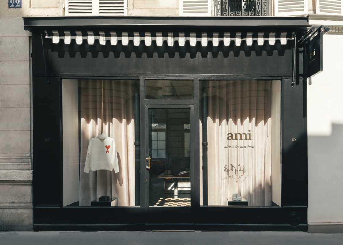 The women’s shop is in Saint-Germain-des-Prés 