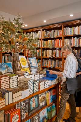 Browsing at Potts Point Bookshop 