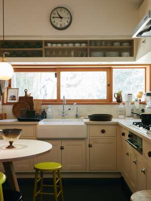 Plenty of natural light in the kitchen 