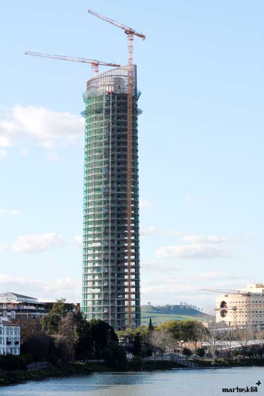 Seville's new skyscraper, the Tore Pelli